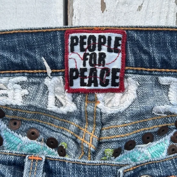 People for Peace Rare Embroidered Love Jeans - Picture 2 of 7